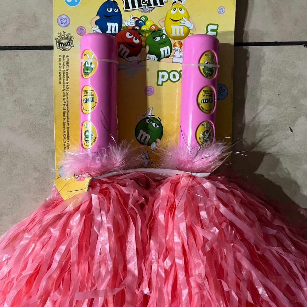 M&M'S Pink Cheer Pom Pom Set - Picture 3 of 4